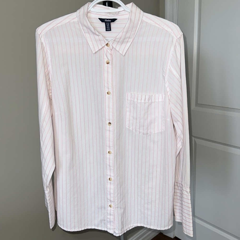 Sz L🇨🇦⭐️Like New Hatley Pink Striped 💯%Organic Cotton Button Down Shirt. PTP 22”